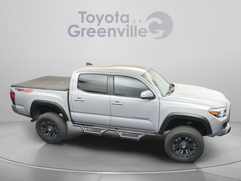Used 2019 Toyota Tacoma TRD Off-Road image 19