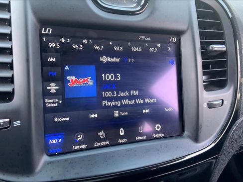 Used 2020 Chrysler 300 S image 32