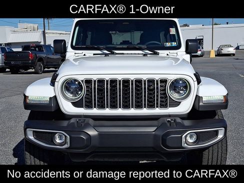 Used 2025 Jeep Wrangler Unlimited Sahara AWD/4WD image 2