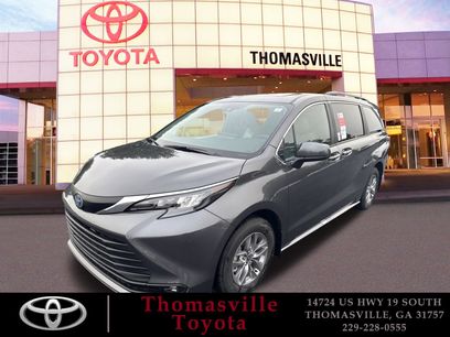 New 2025 Toyota Sienna XLE