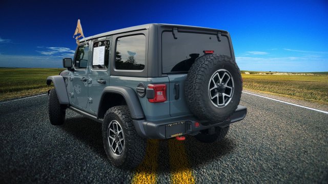 Used 2026 Jeep Wrangler Unlimited Rubicon AWD/4WD image 2
