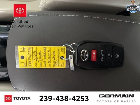 Certified 2023 Toyota Corolla Cross XLE image 22