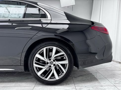 Used 2025 Mercedes-Benz E 350 4MATIC Sedan image 9
