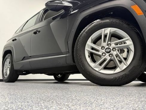 Used 2025 Hyundai Tucson SE FWD image 3