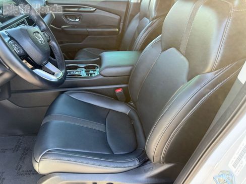 Used 2023 Honda Pilot Touring image 14