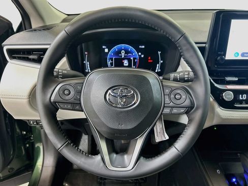 Used 2026 Toyota Corolla Cross LE w/ Moonroof Package FWD image 9