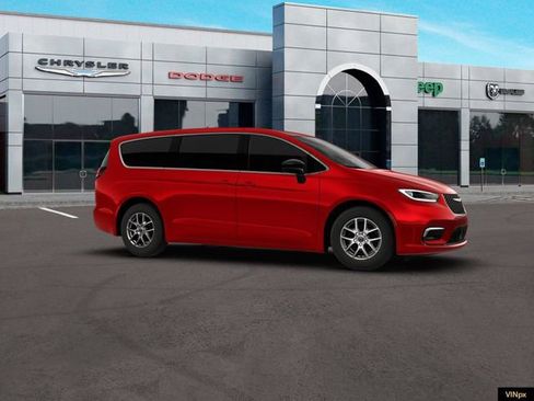 New 2026 Chrysler Pacifica Select image 10