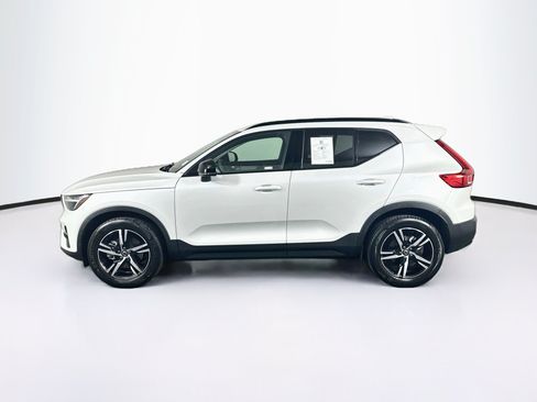 Used 2024 Volvo XC40 B5 Core w/ Protection Package AWD/4WD image 4