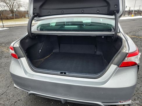 Used 2020 Toyota Camry SE image 18