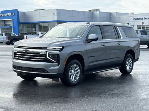 New 2026 Chevrolet Suburban LT w/ Comfort Package AWD/4WD image 15