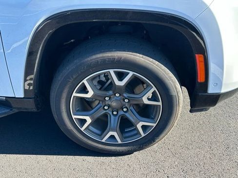 Used 2024 Jeep Wagoneer L Series III w/ Flexible Seating Group image 14