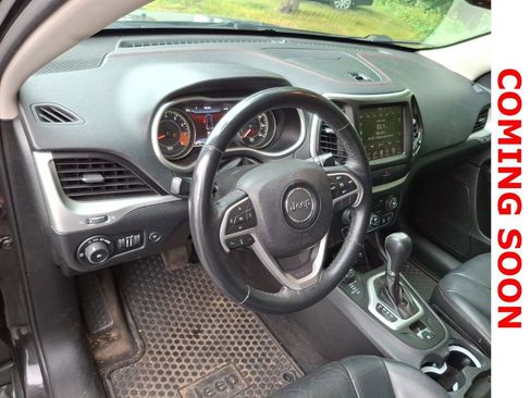 Used 2014 Jeep Cherokee Trailhawk w/ Comfort/Convenience Group AWD/4WD image 12
