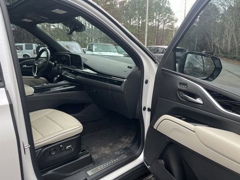 Used 2022 Cadillac Escalade Sport w/ Touring Package image 10