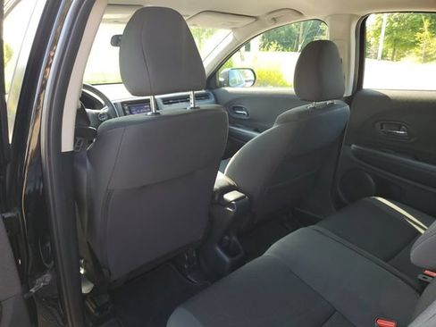 Used 2022 Honda HR-V LX image 9