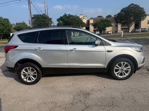 Used 2019 Ford Escape SEL AWD/4WD image 5