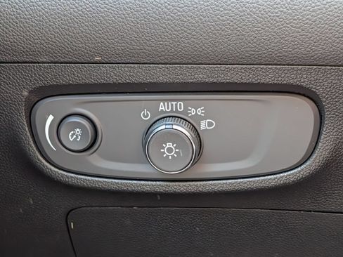 Used 2025 Buick Encore GX Avenir w/ Avenir Convenience Package AWD/4WD image 39