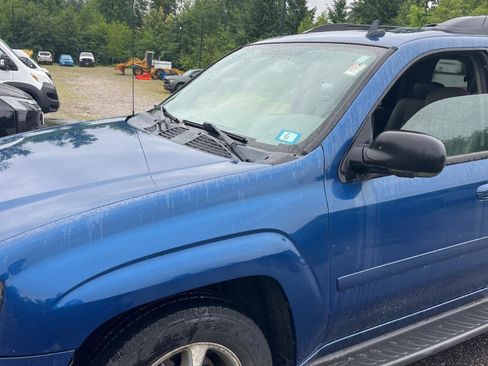 Used 2006 Chevrolet TrailBlazer 4WD w/ LT Preferred Equipment Group image 4