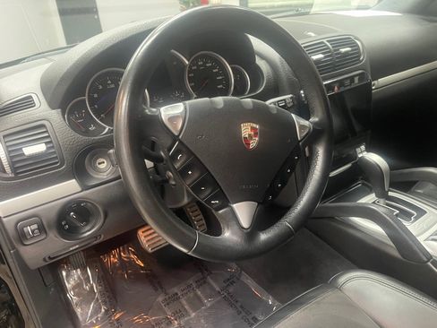 Used 2010 Porsche Cayenne GTS AWD/4WD image 18