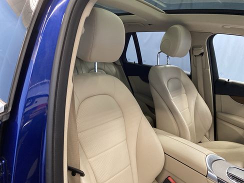 Used 2020 Mercedes-Benz GLC 300 4MATIC image 43