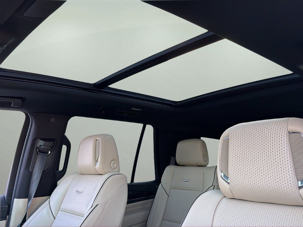 Certified 2023 Cadillac Escalade Premium Luxury RWD image 29