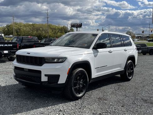 New 2025 Jeep Grand Cherokee L Laredo AWD/4WD image 22