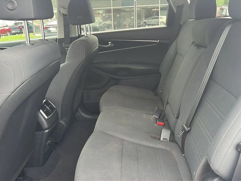 Used 2020 Kia Sorento L FWD image 14
