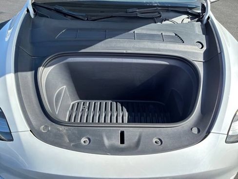 Used 2023 Tesla Model Y AWD image 28