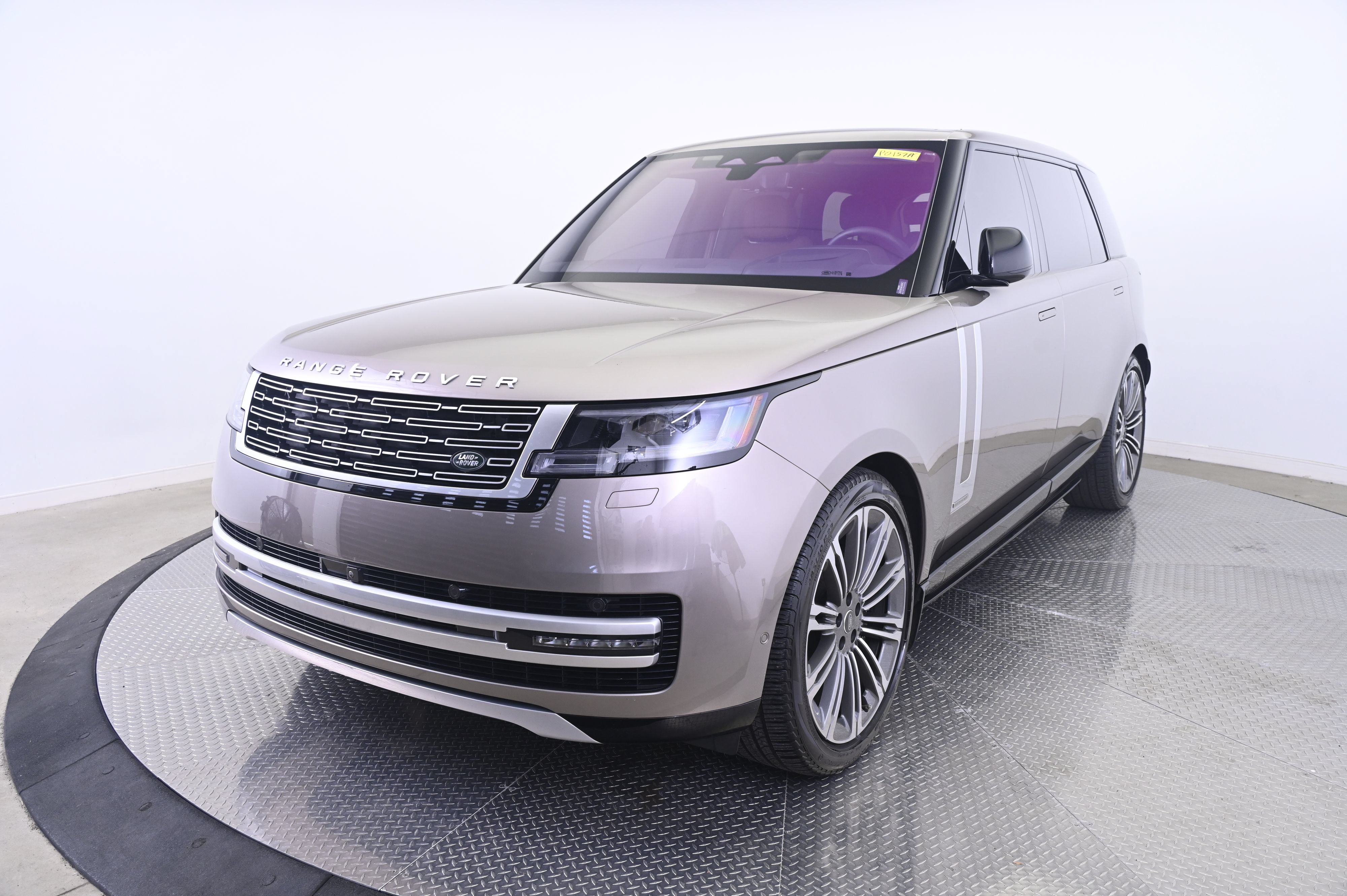 Used 2023 Land Rover Range Rover Long Wheelbase Autobiography AWD/4WD image 1