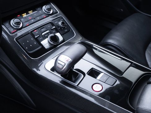 Used 2013 Audi S8 4.0T image 20
