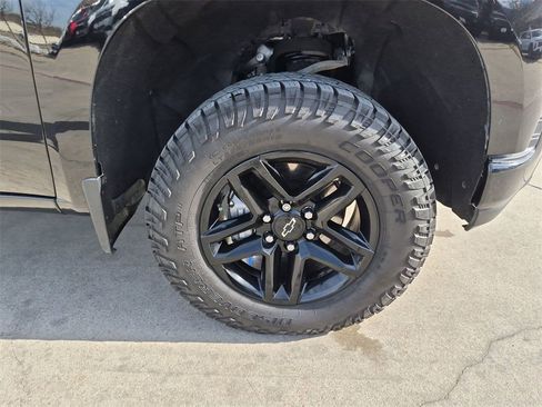Used 2021 Chevrolet Silverado 1500 LT Trail Boss image 10