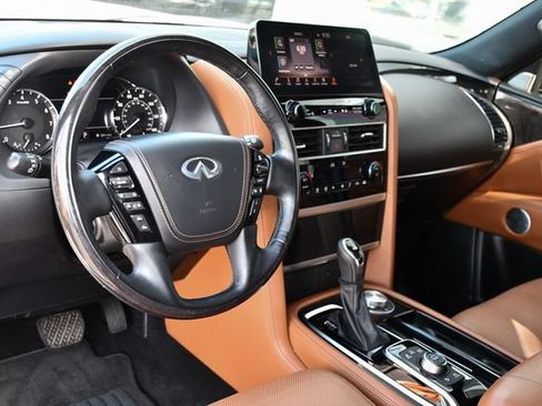 Used 2024 INFINITI QX80 Sensory AWD/4WD image 16