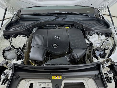 Used 2024 Mercedes-Benz GLC 300 image 31