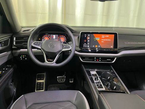 Certified 2024 Volkswagen Atlas Peak Edition SE image 19