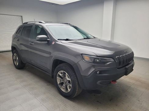 Used 2019 Jeep Cherokee Trailhawk image 11