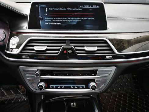 Used 2016 BMW 740i RWD image 6