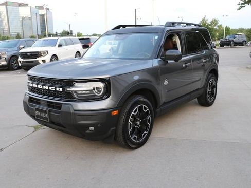 Used 2025 Ford Bronco Sport Outer Banks w/ Outer Banks Tech Package+ AWD/4WD image 3