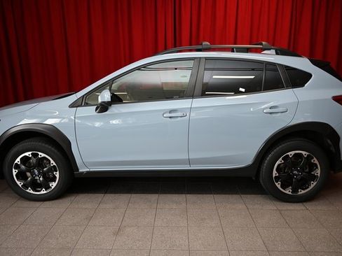 Used 2021 Subaru Crosstrek 2.0i Premium image 4