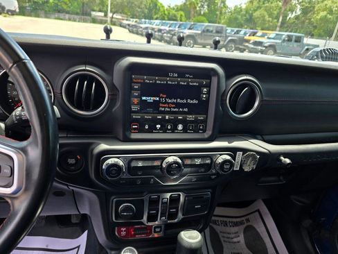 Used 2020 Jeep Wrangler Unlimited Rubicon w/ Quick Order Package 28Y Recon AWD/4WD image 25