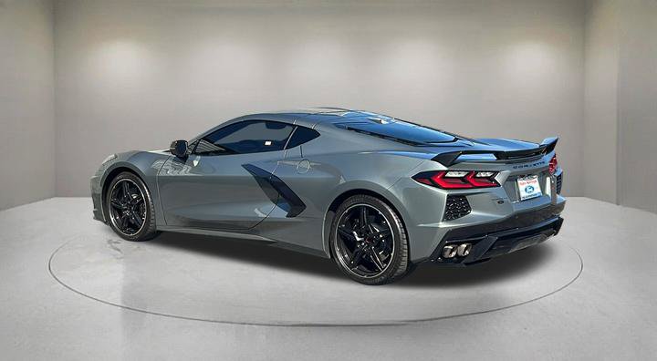 Used 2022 Chevrolet Corvette Stingray Premium Cpe w/ Z51 Performance Package RWD image 4