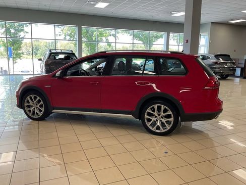 Used 2017 Volkswagen Golf Alltrack SEL AWD/4WD image 4