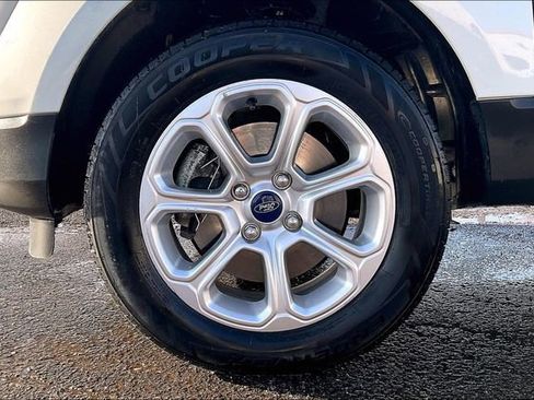 Used 2020 Ford EcoSport SE w/ SE Convenience Package image 9