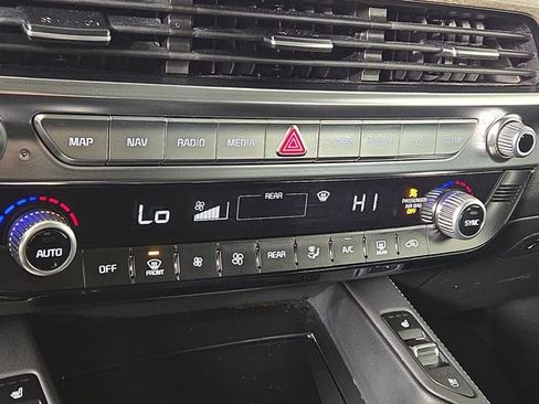 Certified 2022 Kia Telluride EX image 22