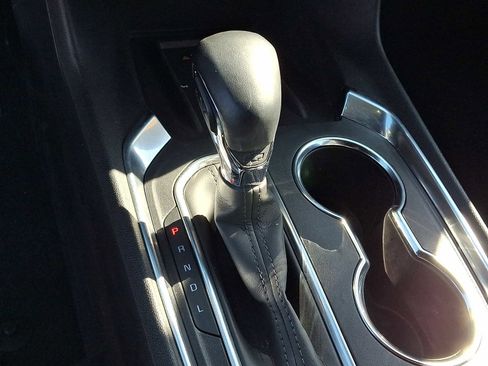 Used 2023 Chevrolet Traverse LT image 16