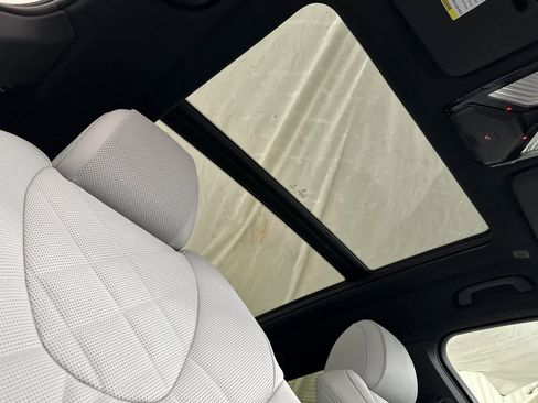 New 2026 BMW X5 xDrive50e w/ M Sport Package image 17