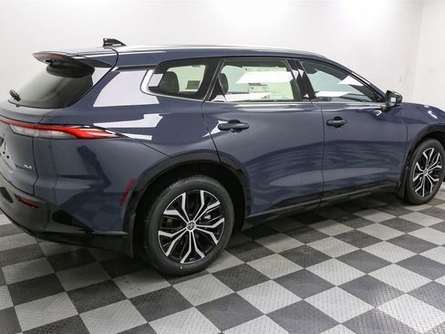 New 2025 Toyota Crown Signia image 8