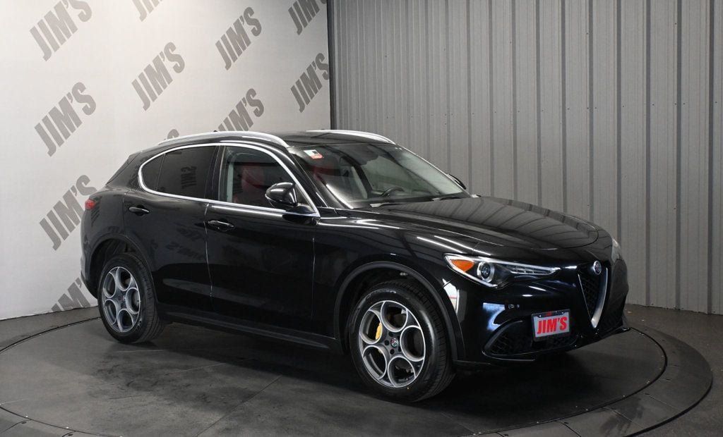 Used 2018 Alfa Romeo Stelvio AWD w/ Convenience Package image 3