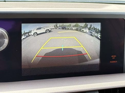 Used 2020 Lexus ES 350 w/ Premium Package FWD image 11