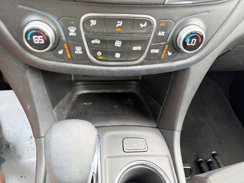 Used 2023 Chevrolet Equinox LT image 17