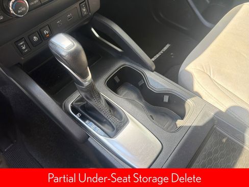 Used 2023 Nissan Frontier SV w/ SV Convenience Package image 38