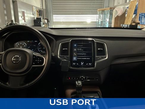 Used 2020 Volvo XC90 T6 Momentum AWD/4WD image 11